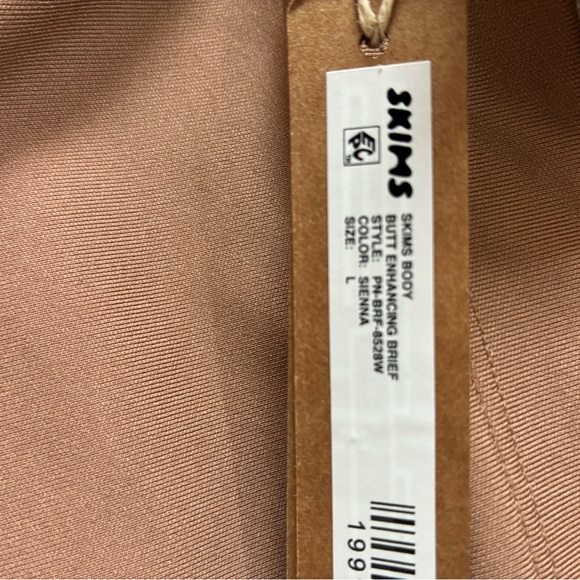 Skims NWT! Butt Enhancing Padded Shapewear Brief - Picture 5 of 7